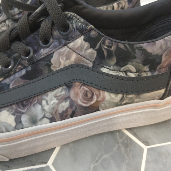 Vans Ward Women's Grey Floral Rose Skate Sneakers Shoes - Picture 6 of 9